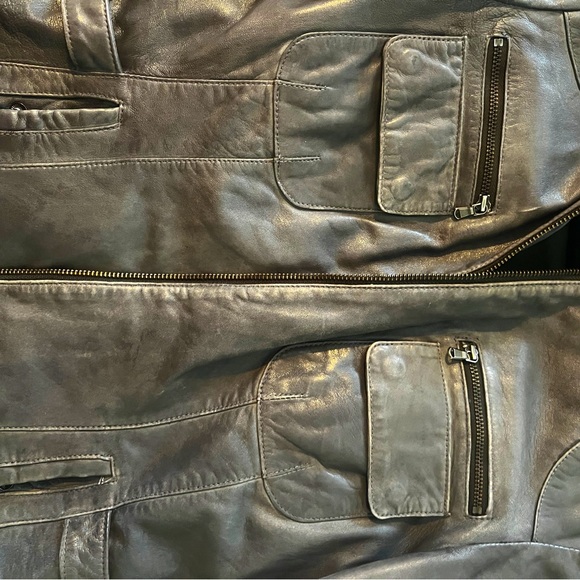 Leather jacket - Picture 2 of 3